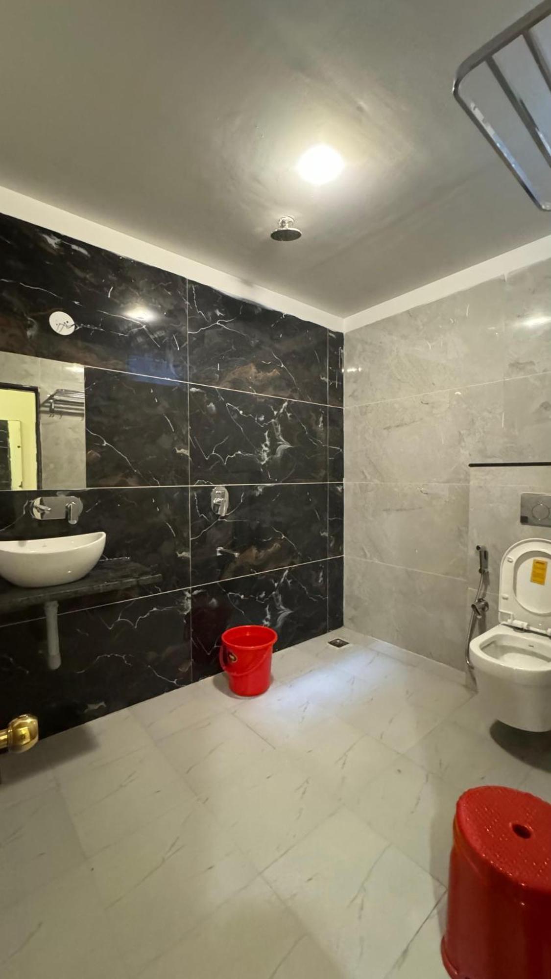 Hotel Prakasham Ujjain Esterno foto